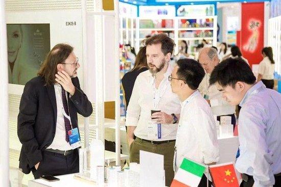 JN江南官网“Bloom of Italian Beauty”  意大利展团在CBE 2024上海美博会上绽放光彩(图1)